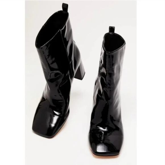 NEW Good American Black Patent Leather Square Toe Ankle Boot - Picture 3 of 8